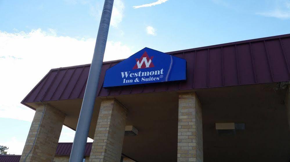 Westmont Inn & Suites Omaha Exterior photo